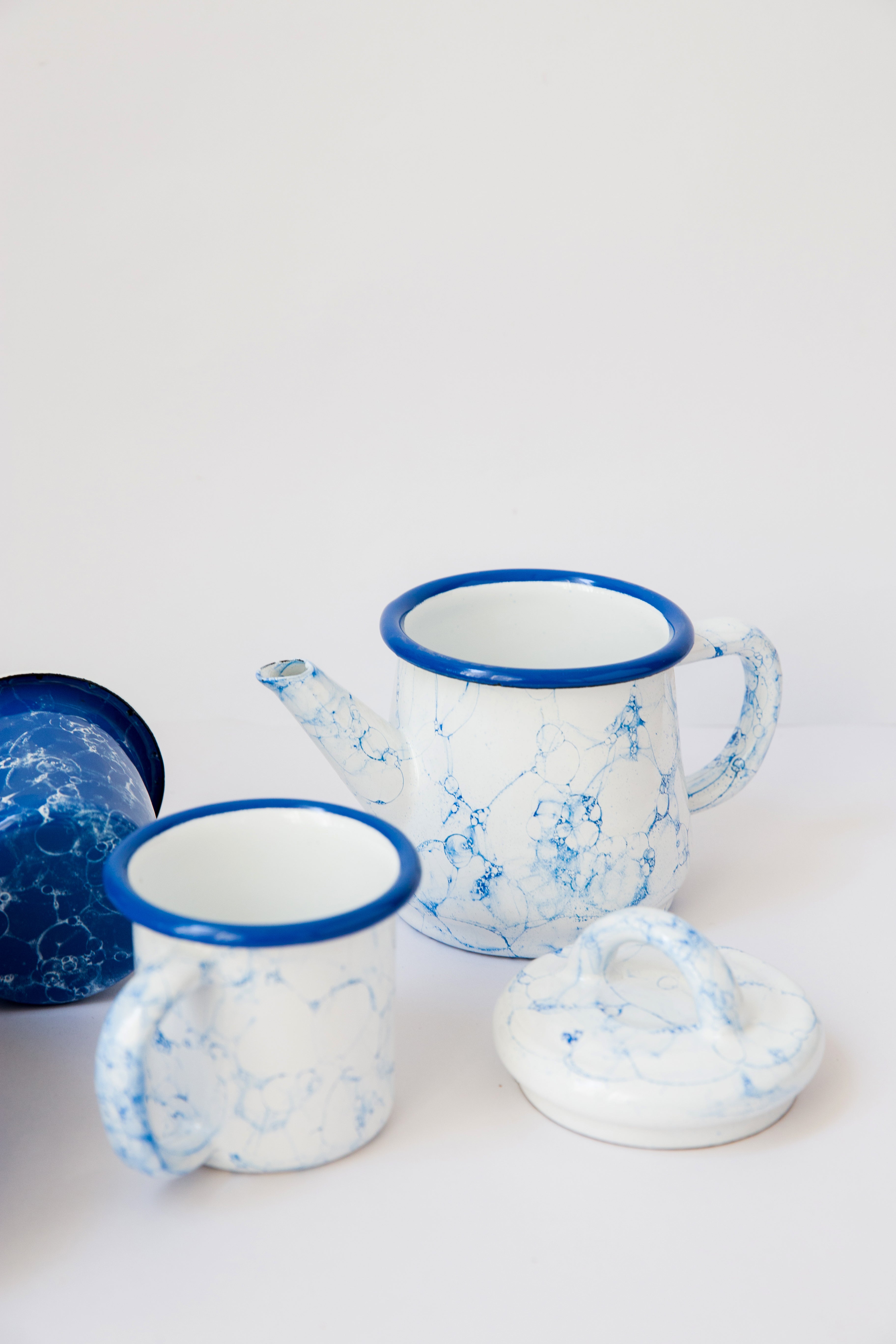 Blue and White Pottery Teapot outlet with Two Mugs